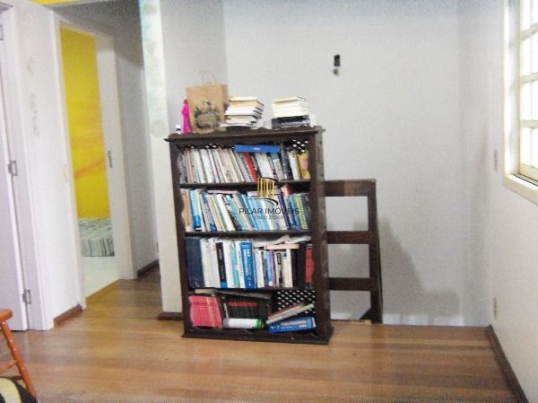 Casa para Venda - 275m², 4 dormitórios, 2 vagas - Guarujá
