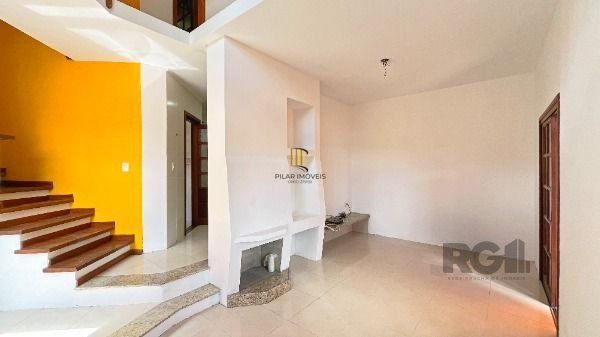 Casa para Venda - 144m², 2 dormitórios, 2 vagas - Lomba do Pinheiro