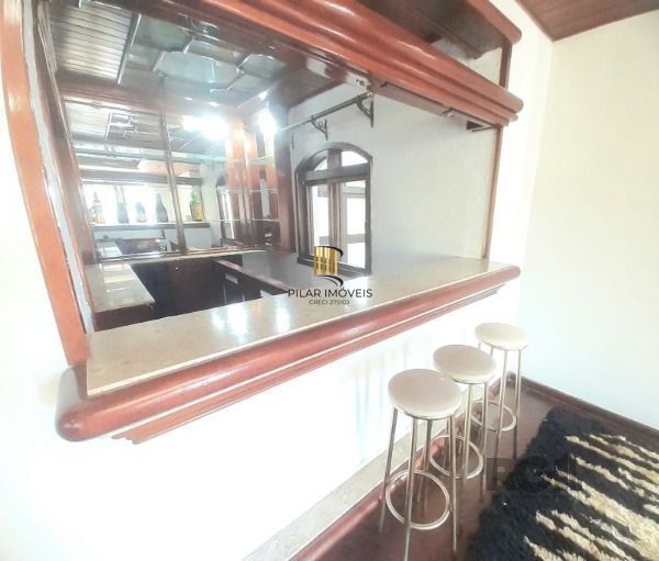 Casa Comercial em Porto Alegre, no bairro Tristeza, à venda.