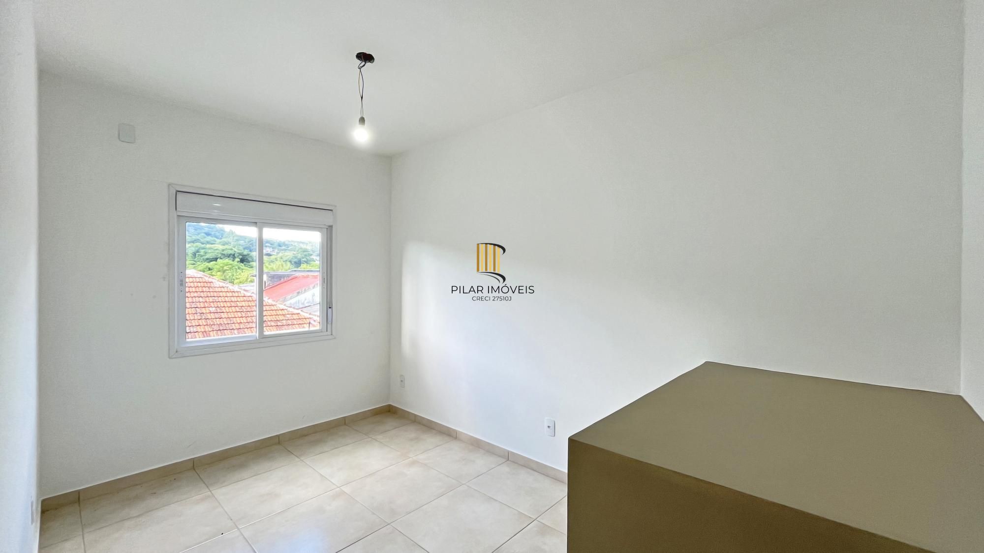 Casa Condominio em Porto Alegre, no bairro Vila Nova, com 2 dormitório(s), e 2 banheiros, à venda.