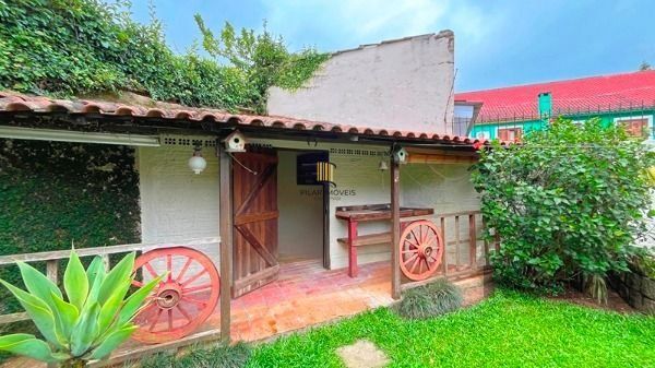 Casa para Venda - 235.64m², 3 dormitórios, sendo 1 suites, 3 vagas - Guarujá