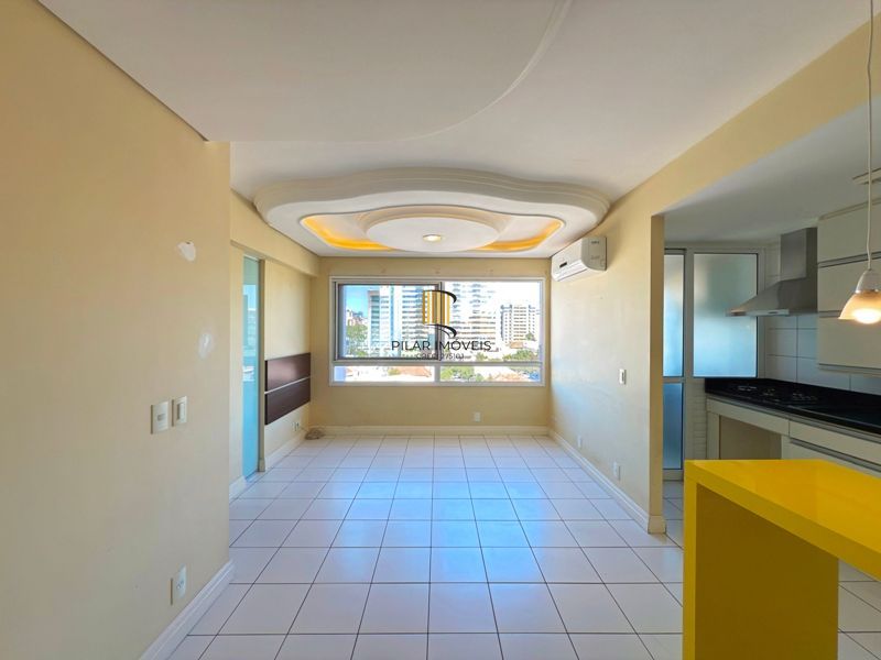 Apartamento com 2 dormitórios, 2 vagas, 65m2 coração do Menino Deus.