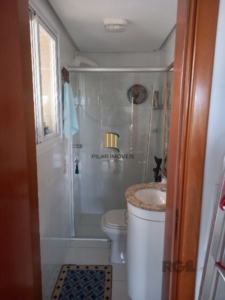 Apartamento em Porto Alegre, no bairro Cavalhada, com 2 dormitório(s), e 2 banheiros, à venda.