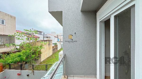 Casa em Porto Alegre, no bairro Hípica, com 3 dormitório(s), e 3 banheiros, à venda.