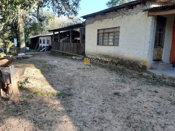 Sítio para Venda - 200m², 3 dormitórios, 4 vagas - Lami