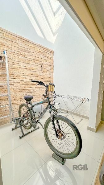 Casa para Venda - 137m², 3 dormitórios, sendo 1 suites, 3 vagas - Imperial Parque