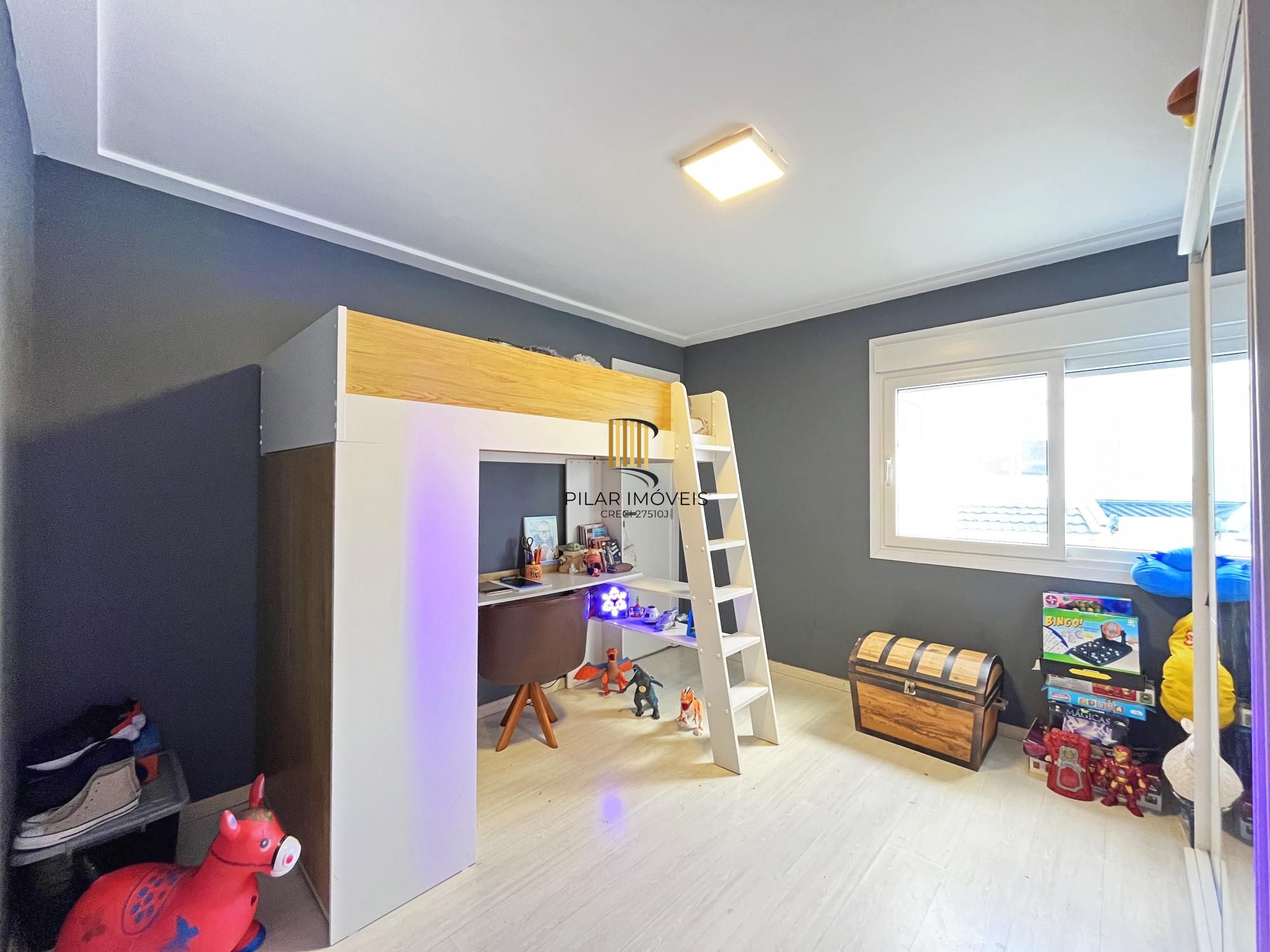 Casa 4 dormitórios no bairro Hípica