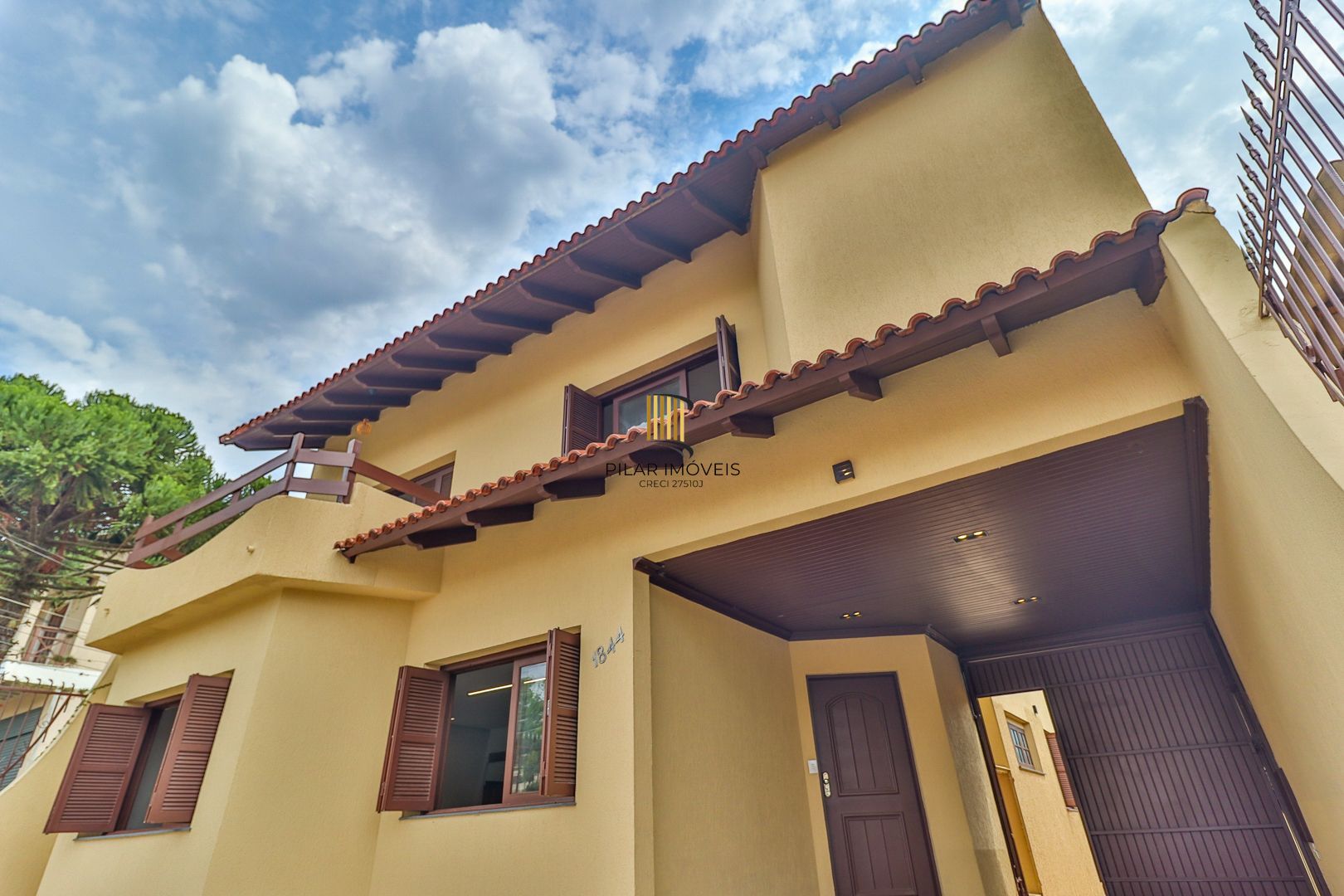 Excelente residência com 4 dormitórios