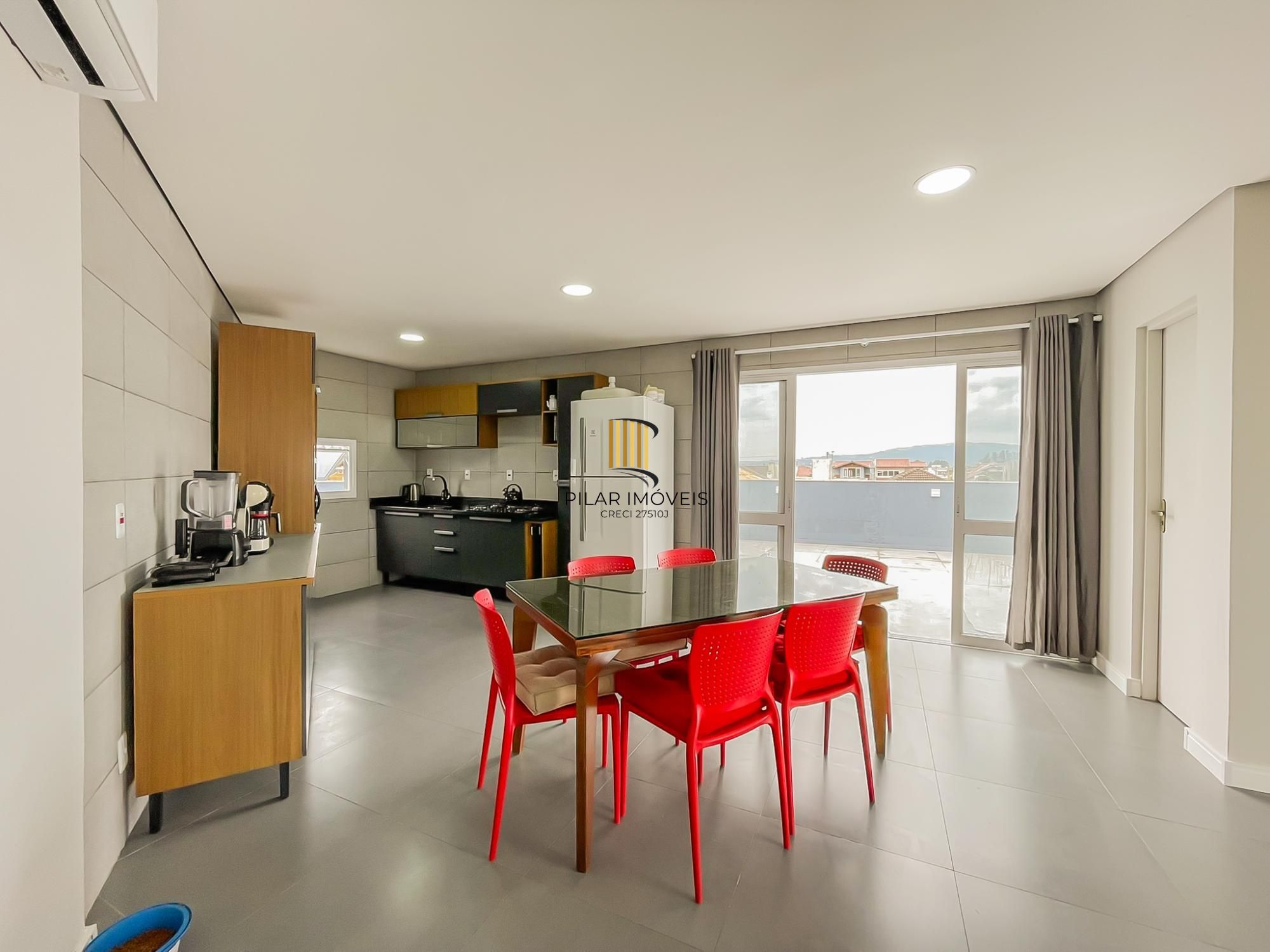 Casa 3 dormitórios no bairro Hípica