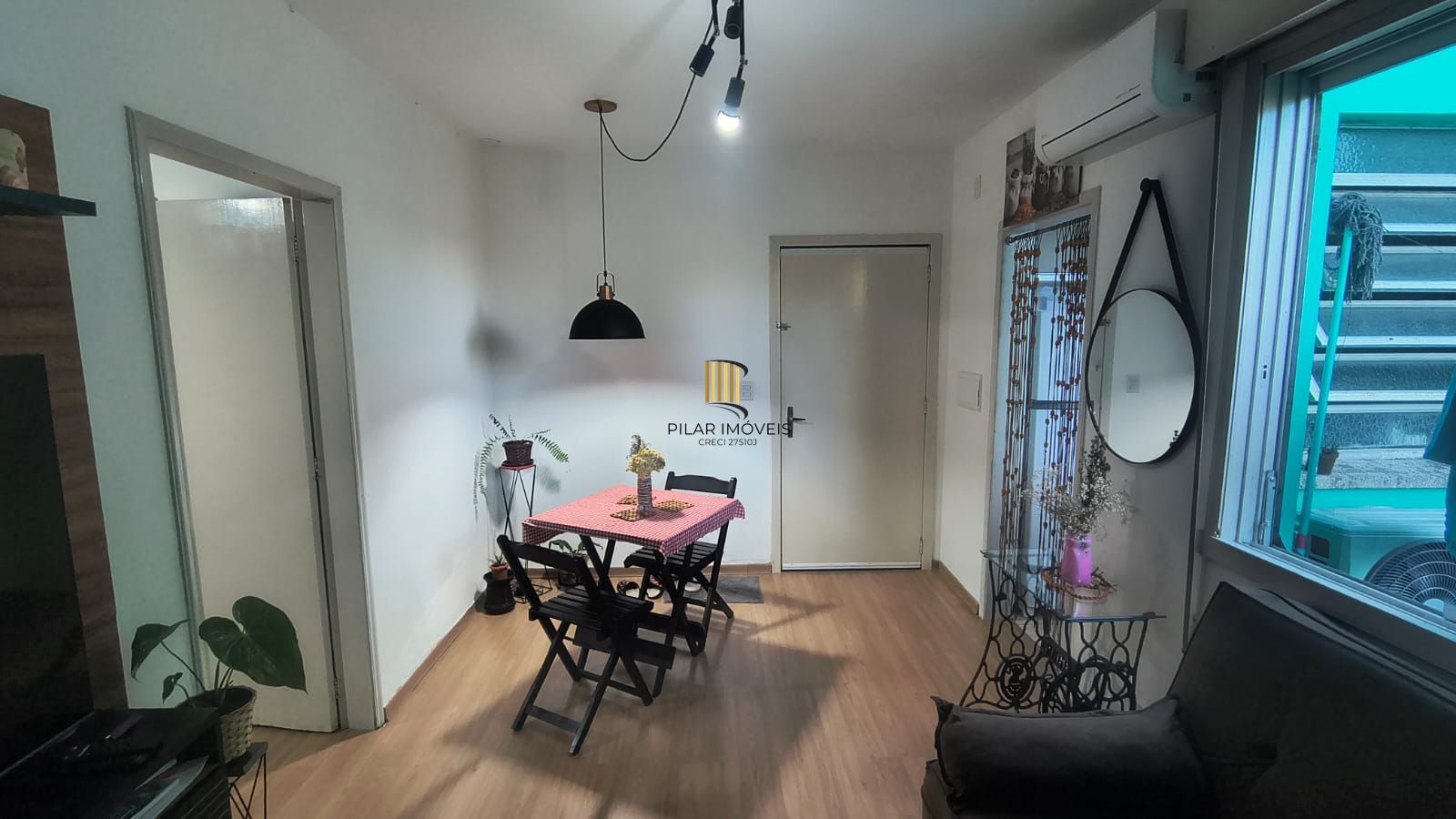 Apartamento térreo com um dormitório, com suíte, totalmente mobiliado no bairro Camaquã