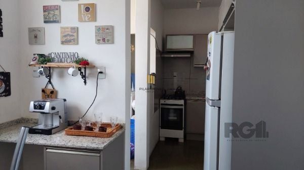 Apartamento em Porto Alegre, no bairro Azenha, com 2 dormitório(s), e 2 banheiros, à venda.