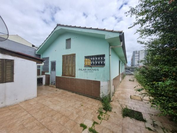 Casa 4 dormitórios no bairro Camaquã