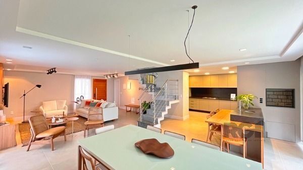 Casa Condominio para Venda - 364m², 3 dormitórios, sendo 3 suites, 2 vagas - Pedra Redonda