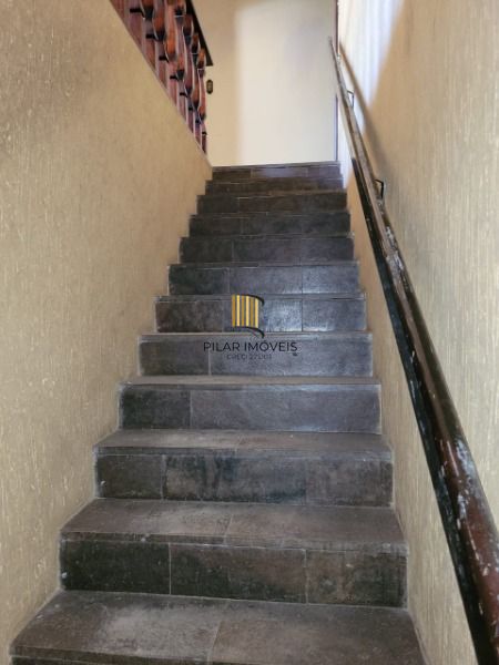 Casa em Santa Maria, no bairro São José, com 4 dormitório(s), e 4 banheiros, à venda.