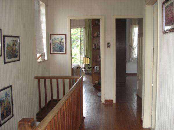Casa para Venda - 280m², 3 dormitórios, sendo 1 suites, 2 vagas - Medianeira
