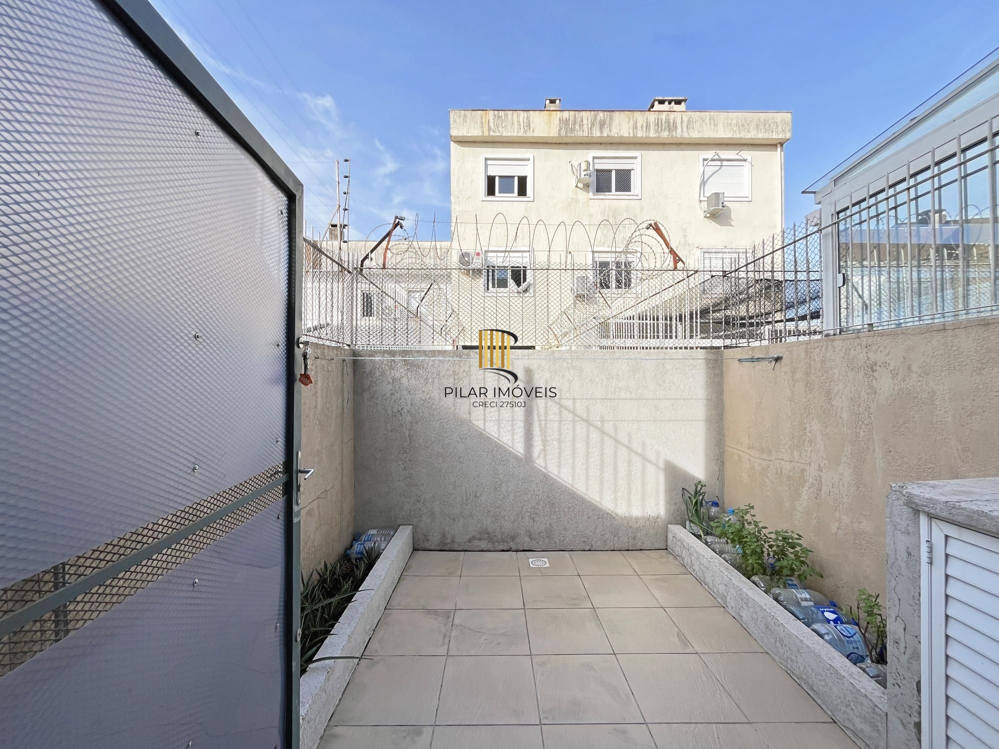 Casa 2 dormitórios no bairro Hípica