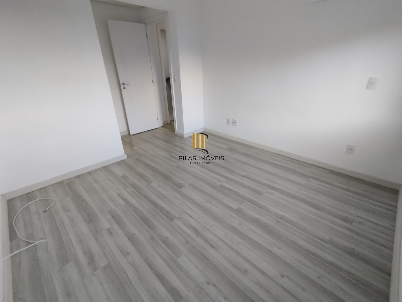 Apartamento, 2 quartos, com 01 suíte, bem localizado, bairro Tristeza.