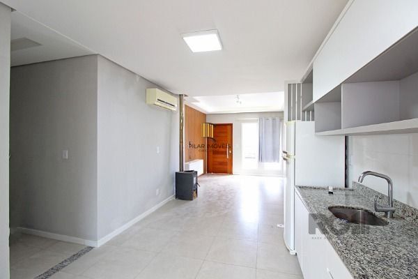 Casa Condominio em Porto Alegre, no bairro Aberta Dos Morros, com 3 dormitório(s), à venda.