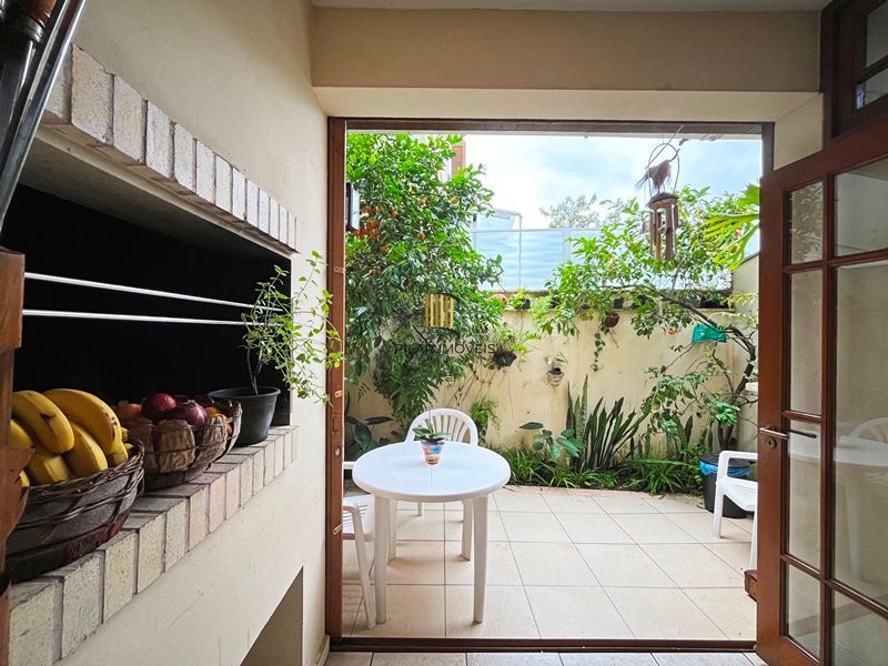 Casa 3 dormitórios no bairro Ipanema