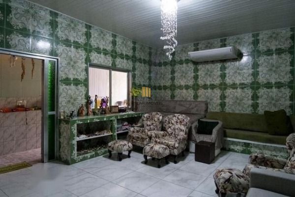 Casa para Venda - 300m², 3 dormitórios, sendo 3 suites, 2 vagas - Vila Nova