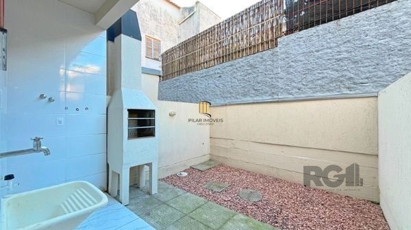Casa para Venda - 79m², 2 dormitórios, sendo 2 suites, 2 vagas - Portal do Guarujá