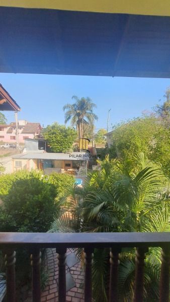 Casa em Porto Alegre, no bairro Nonoai, com 3 dormitório(s), e 3 banheiros, à venda.