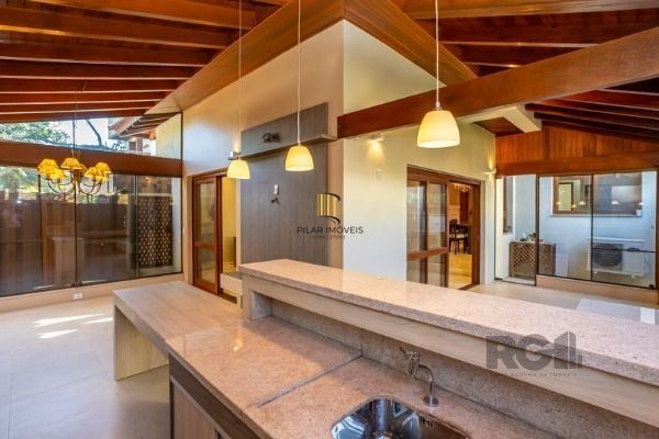 Casa Condominio em Porto Alegre, no bairro Jardim Isabel, com 3 dormitório(s), à venda.
