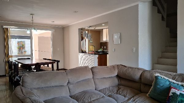 Casa para Venda - 177m², 3 dormitórios, sendo 1 suites, 2 vagas - Hípica
