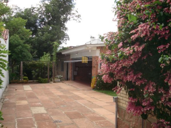 Casa para Venda - 280m², 3 dormitórios, sendo 1 suites, 2 vagas - Medianeira