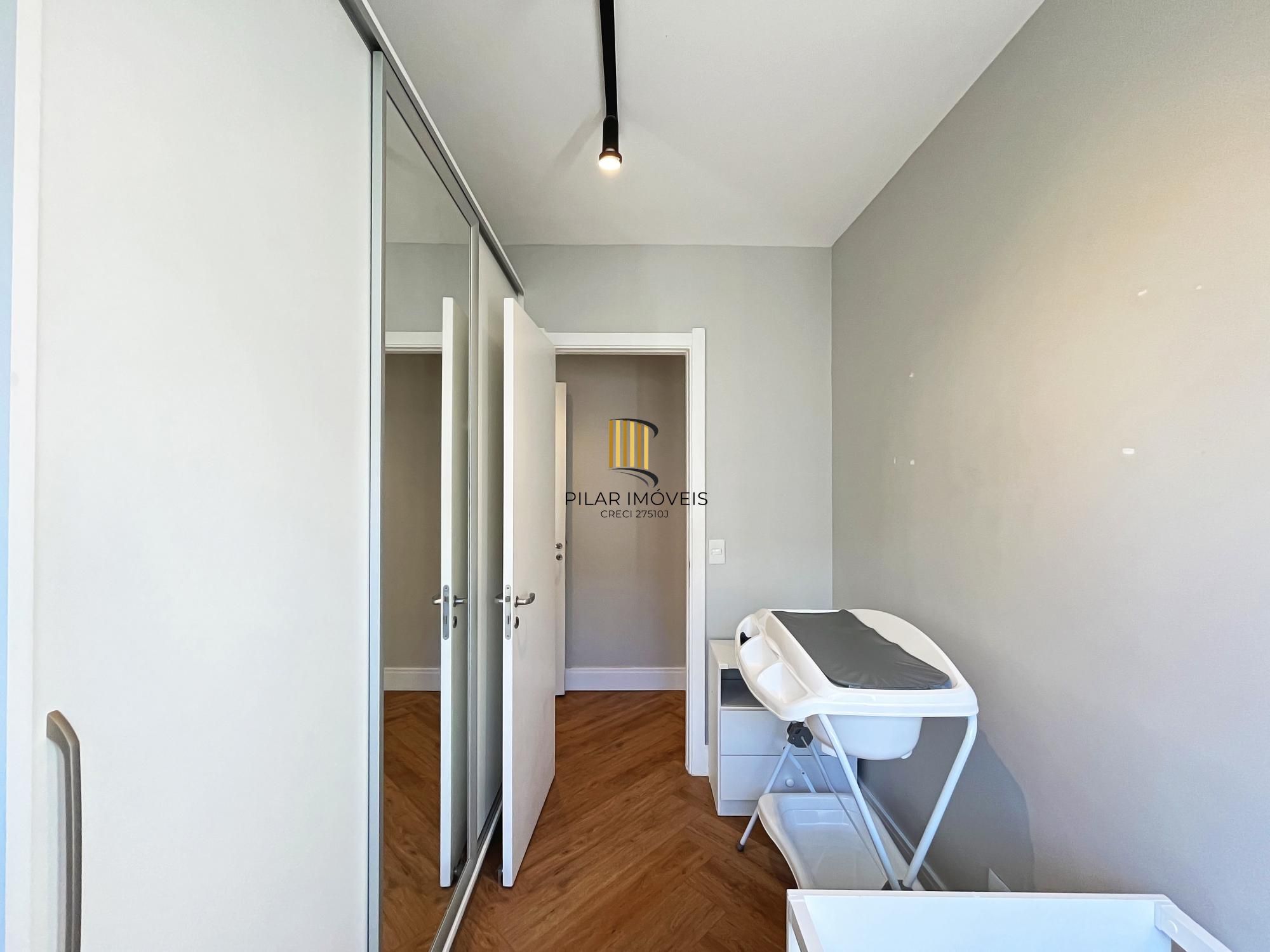 Excelente apartamento com 3 dormitório com 1 suíte á venda no bairro Tristeza.