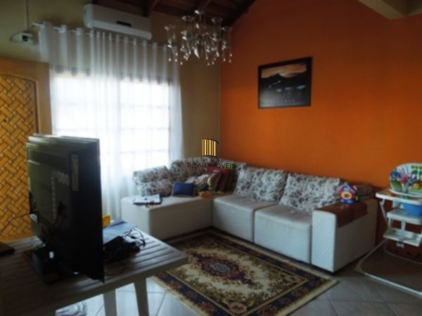 Casa para Venda - 187.5m², 3 dormitórios, sendo 1 suites, 1 vaga - Hípica