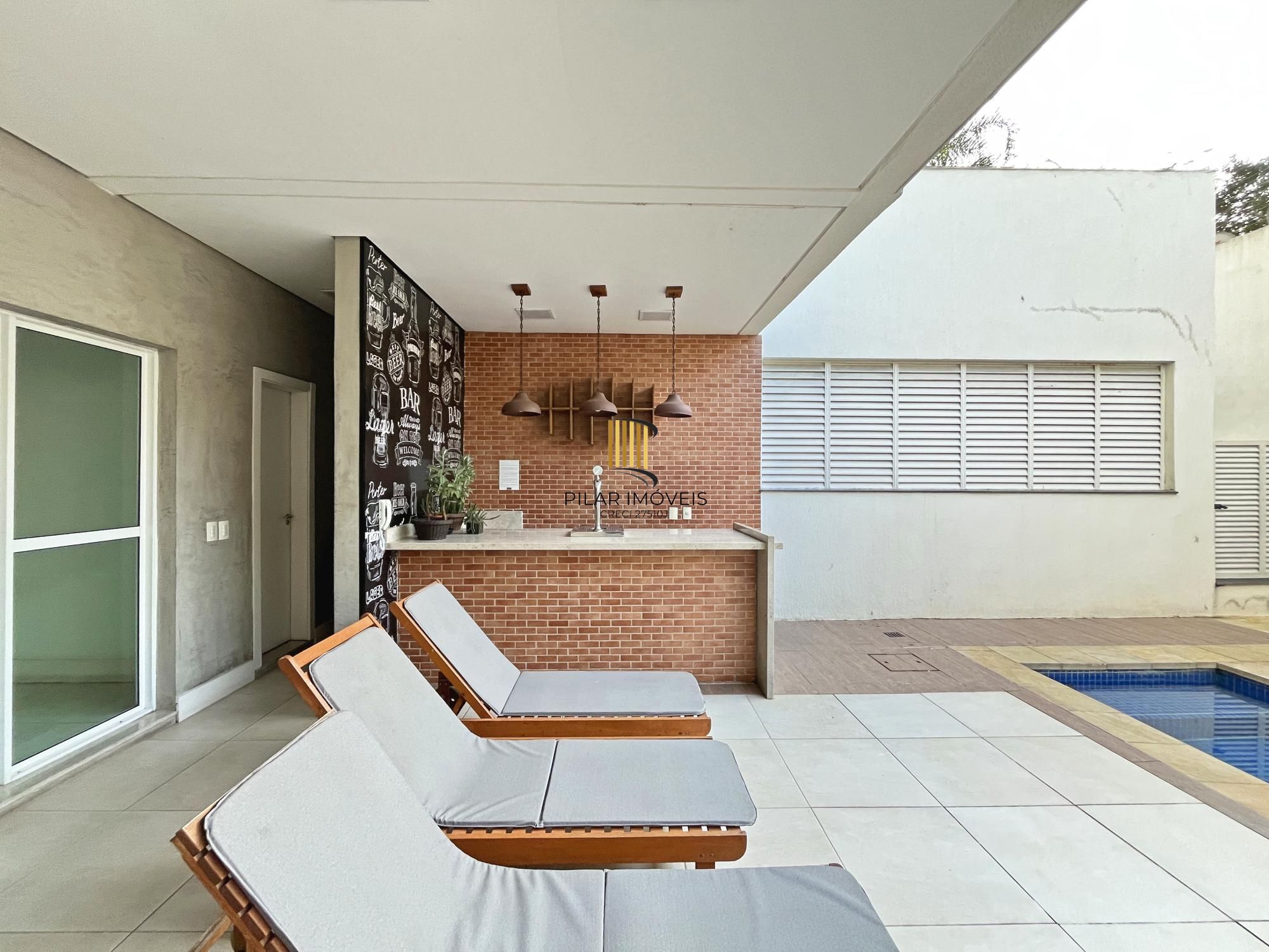Apartamento de 2 dormitórios no Cristal