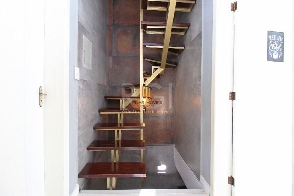 Casa Condominio em Porto Alegre, no bairro Ipanema, com 3 dormitório(s), e 3 banheiros, à venda.