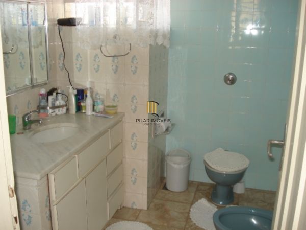 Casa para Venda - 280m², 3 dormitórios, sendo 1 suites, 2 vagas - Medianeira