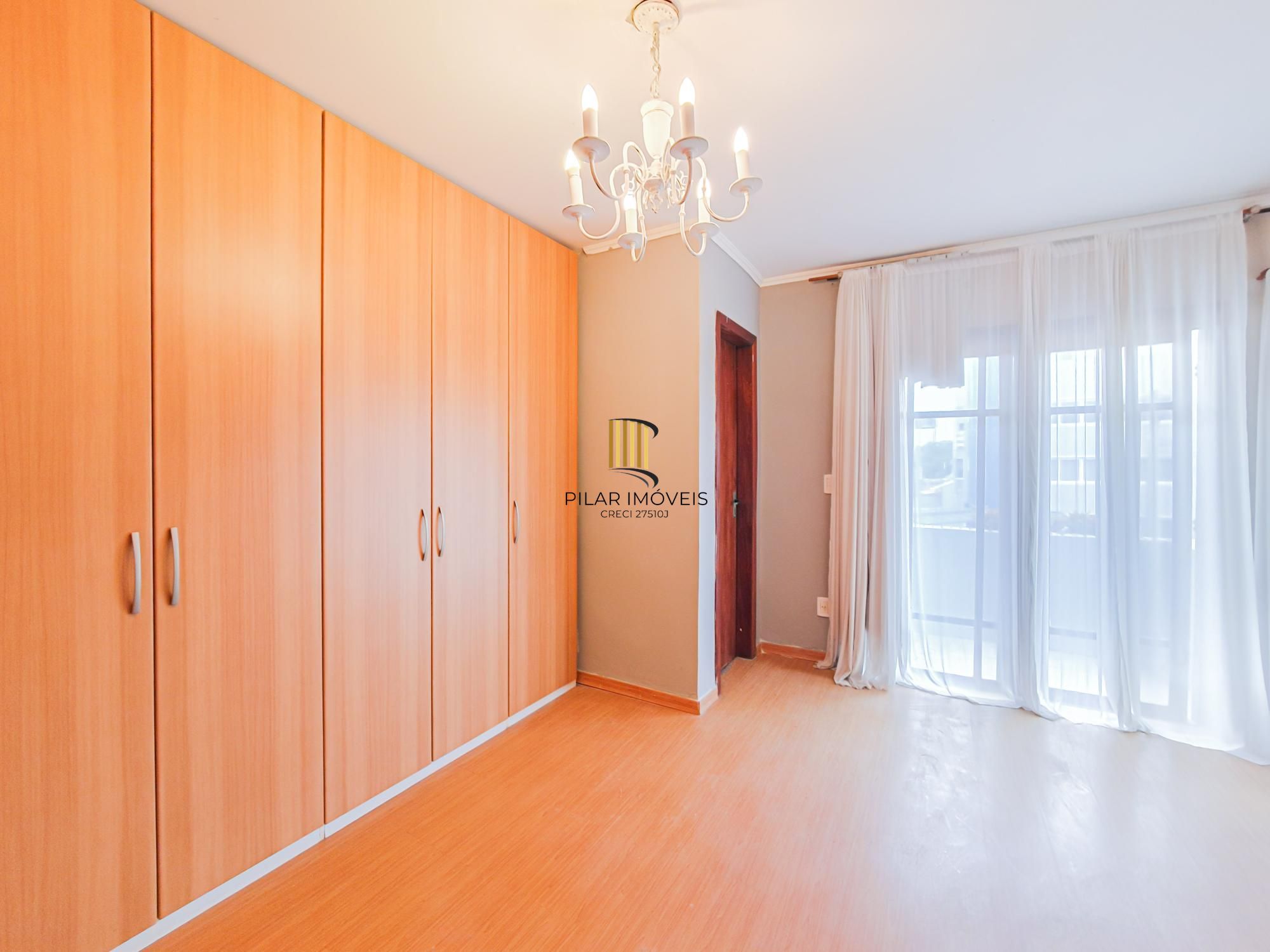 Casa com piscina para Venda - 189.91m², 3 dormitórios, sendo 1 suítes, 2 vagas - Hípica