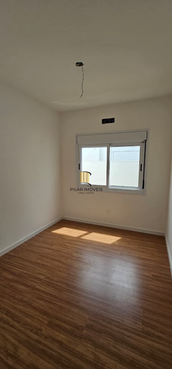 Casa Condominio em Porto Alegre, no bairro Hípica, com 3 dormitório(s), e 3 banheiros, à venda.