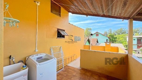 Casa 3 dormitórios no bairro Hípica