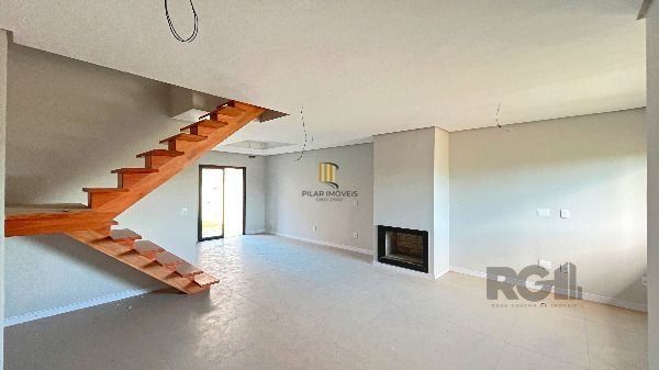Casa em Porto Alegre, no bairro Hípica, com 3 dormitório(s), e 3 banheiros, à venda.