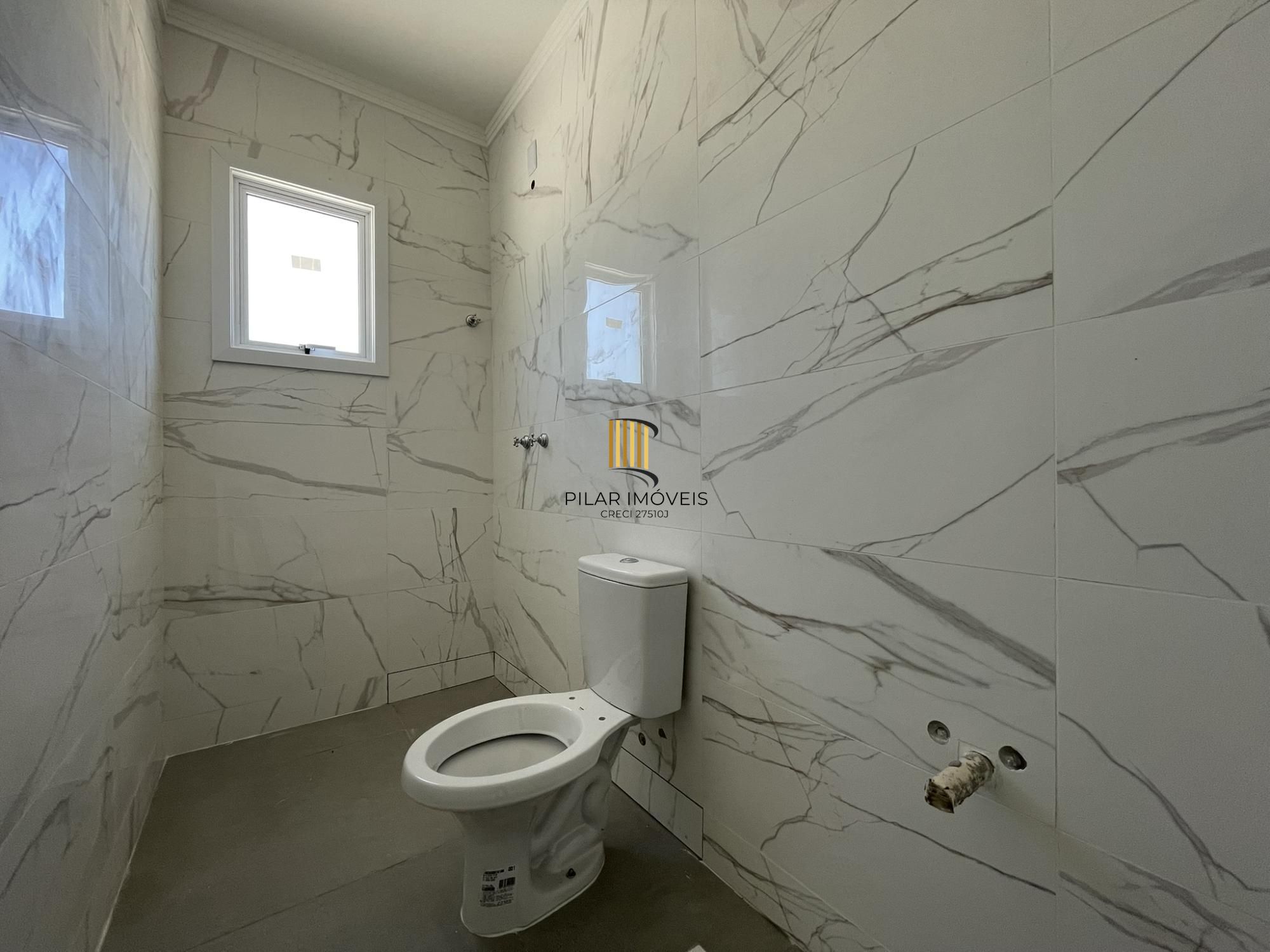 Casa Condominio em Porto Alegre, no bairro Nonoai, com 2 dormitório(s), e 2 banheiros, à venda.