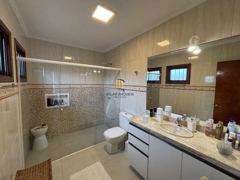Casa 3 dormitórios no bairro Hípica