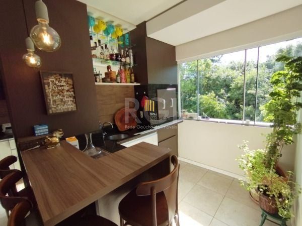 Apartamento em Porto Alegre, no bairro Ipanema, com 2 dormitório(s), e 2 banheiros, à venda.