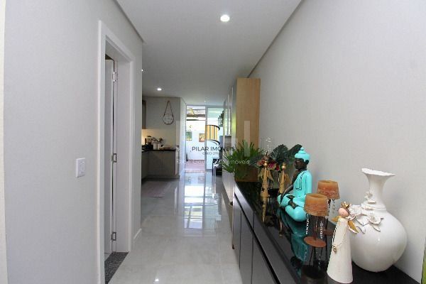 Casa para Venda - 107m², 0 dormitórios, sendo 2 suites, 1 vaga - Hípica