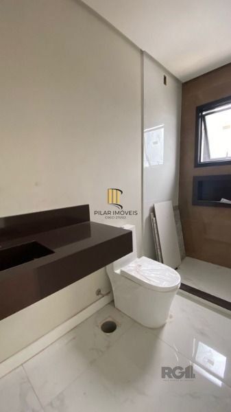 Casa Condominio em Porto Alegre, no bairro Ipanema, com 3 dormitório(s), à venda.