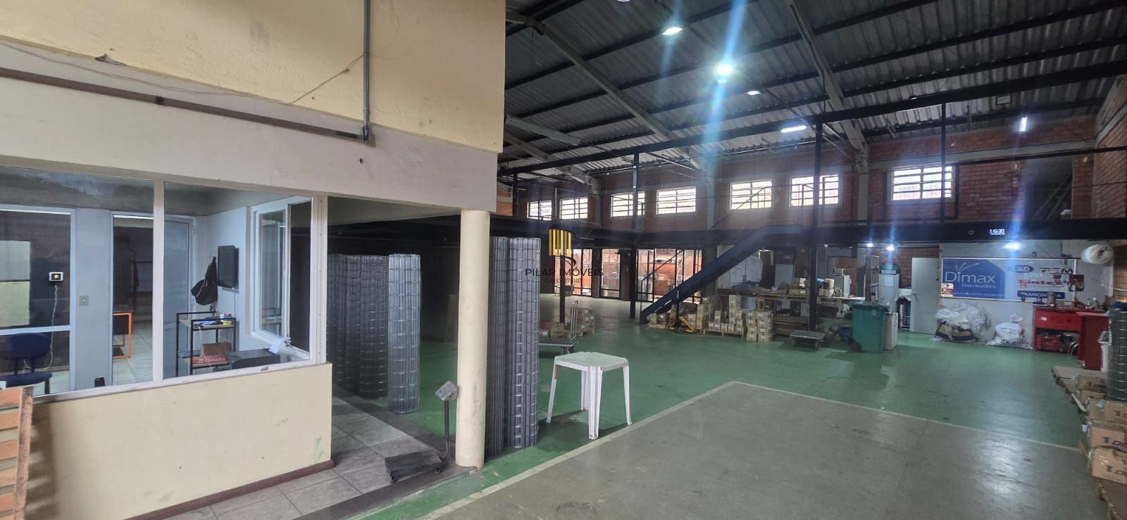 Pavilhão Comercial à Venda