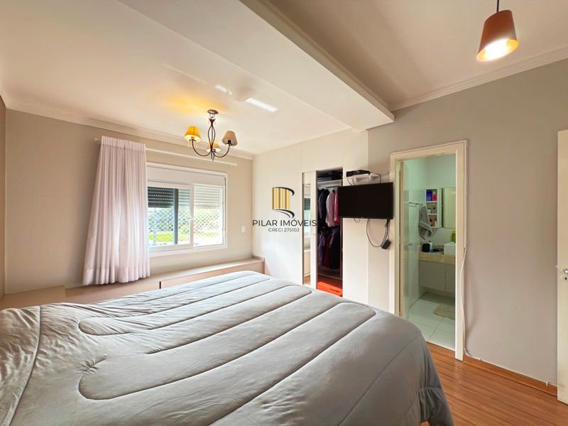 Casa com vista para o Rio e 3 dormitórios