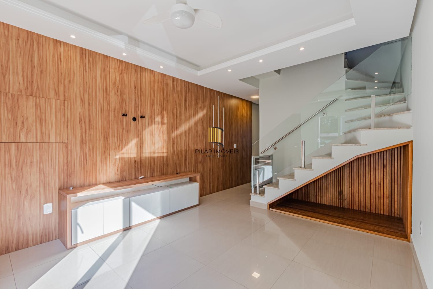 Sobrado 2 dormitórios com sótão em condomínio no bairro Hípica Urubatan zona sul de Porto Alegre !