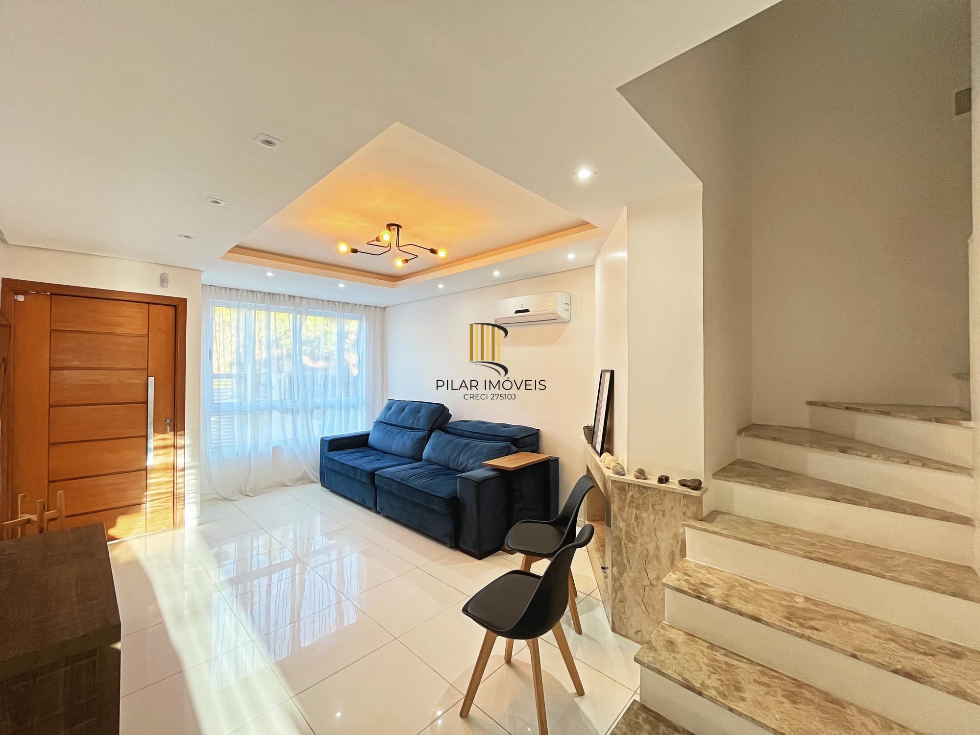 Casa 3 dormitórios no bairro Guarujá