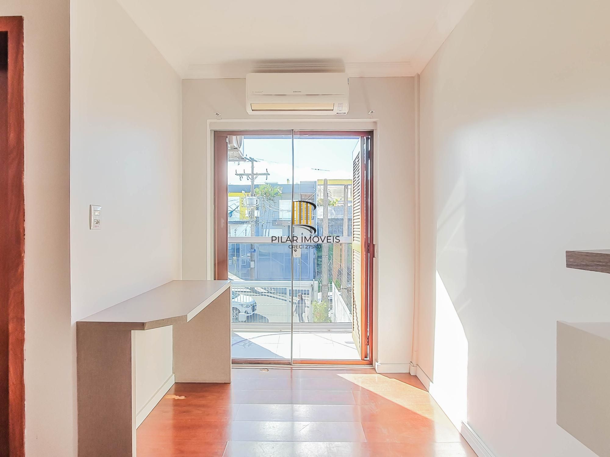 Sobrado 3 dormitórios com suíte totalmente mobiliado próximo a escola Cesi no bairro Hípica !