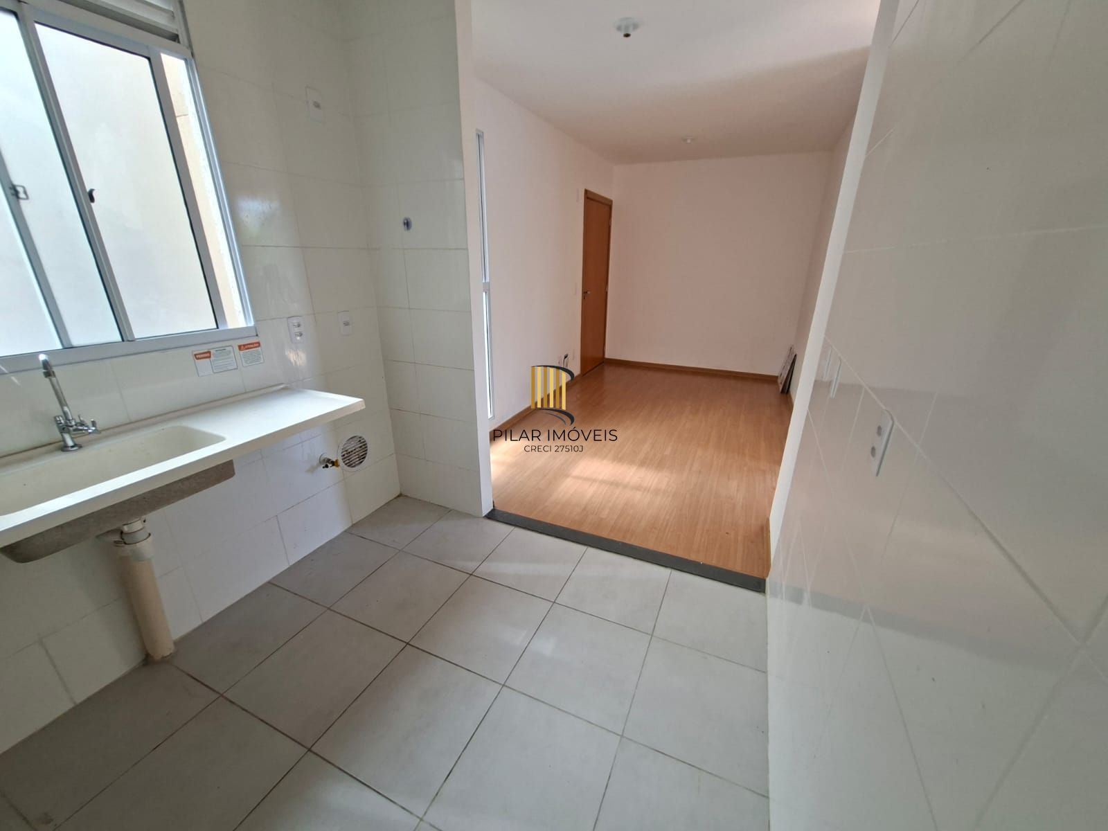 Apartamento de 02 dormitorios com vaga de garagem no bairro Cavalhada- VENDA!!