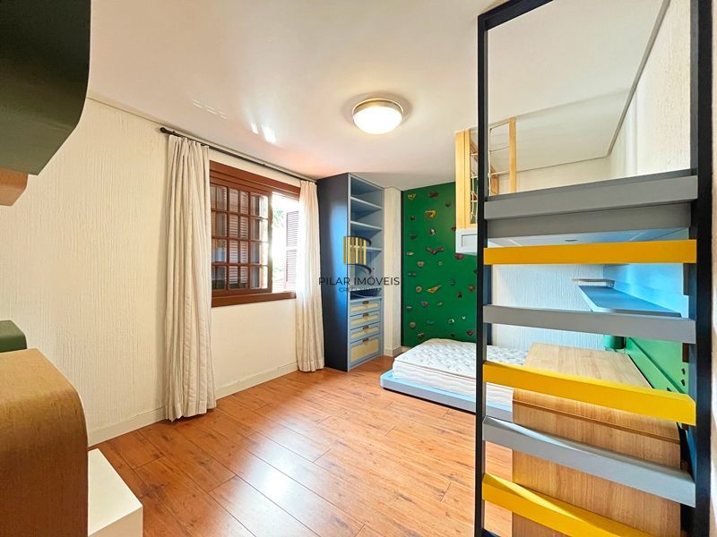 Terra Ville - Casa com 384 m² - fundo para o lago , semi mobiliada , com 3 suites e piscina .